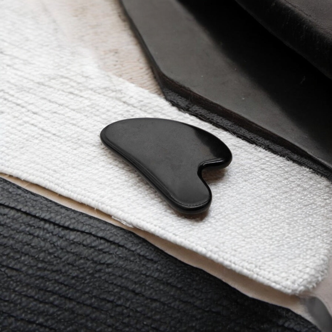 Die Wirkung von Gua Sha (in Verbindung mit wertvollen Seren und dem Glow up facial oil